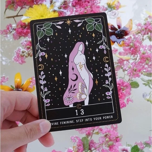 Moon Witch Oracle Cards - Picture 5 of 6